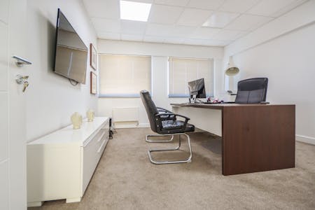 Top Floor, 5 Penta Court, Penta Court, Station Road, Borehamwood, Serviced Office To Let - DSC_0049 3.jpg