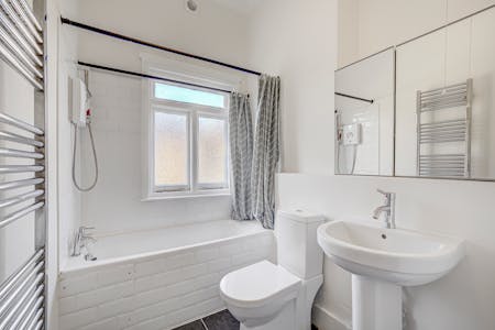 Finborough Road, London, Residential Flat To Let - Bathroom