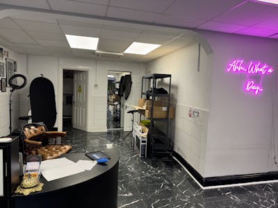 64-66 London Road, Hemel Hempstead, Retail To Let - IMG_4806.jpg