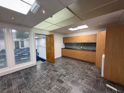 Unit 24, Glossop, Industrial/Logistics / Office To Let - IMG_5269.jpeg