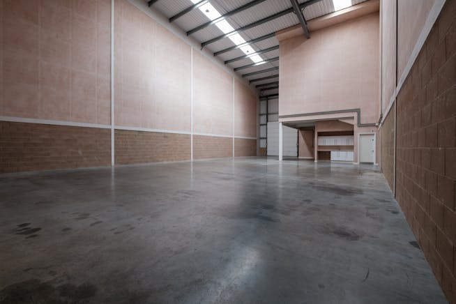 7 Drakes Drive, Long Crendon, Industrial To Let - XT5A8533HDR.jpg
