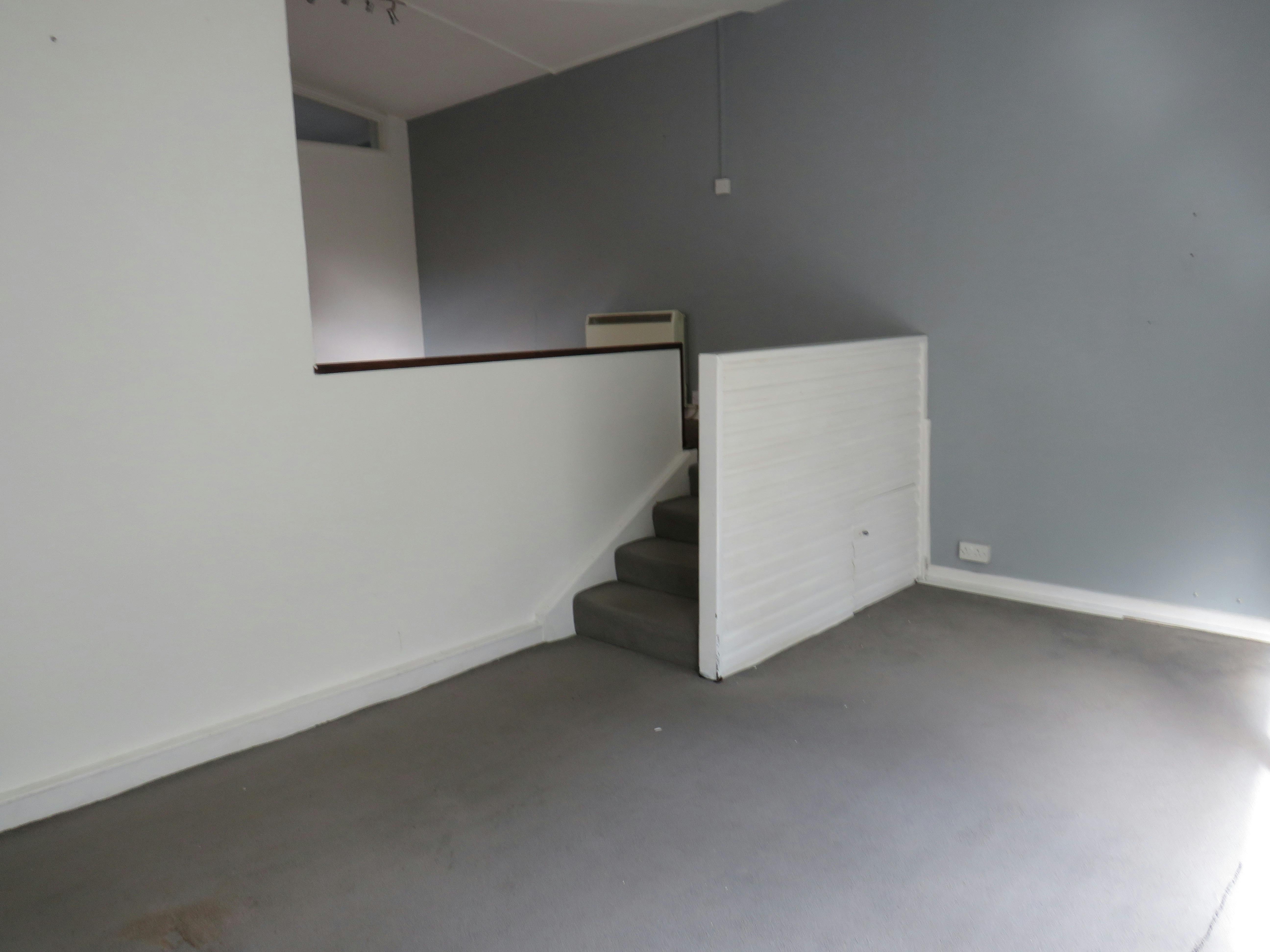 24 / 24a Station Road, Liphook, Retail To Let - IMG_1852.JPG