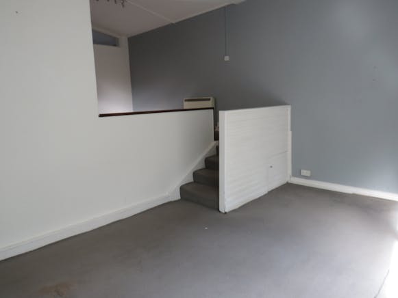 24 / 24a Station Road, Liphook, Retail To Let - IMG_1852.JPG