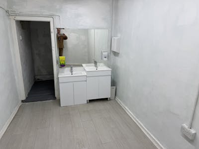 Lyndum House, Petersfield, Retail To Let - Photo 23-12-2025, 15 20 39.jpg