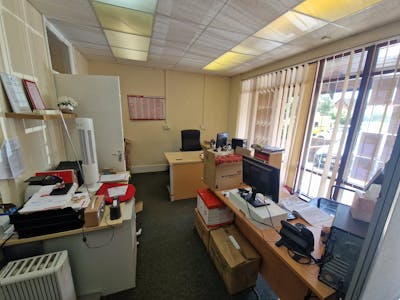 2 The Westbrook Centre, Waterlooville, Office / Retail To Let - 20250703_144628.jpg
