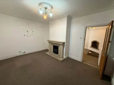 375-377 Rayleigh Road, Leigh-On-Sea, Office To Let - WhatsApp Image 2026-01-06 at 12.03.26 (2).jpeg