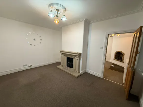 375-377 Rayleigh Road, Leigh-On-Sea, Office To Let - WhatsApp Image 2026-01-06 at 12.03.26 (2).jpeg