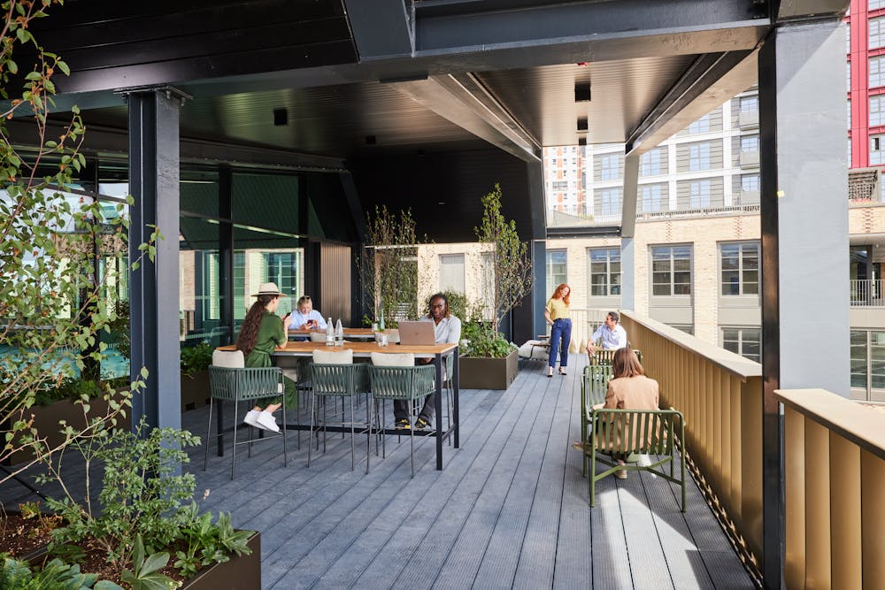 The Dock Shed, Surrey Quays Road - 20250617_CanadaWater_TheDockShed_L5Terrace_Lifestyle_0599.jpg