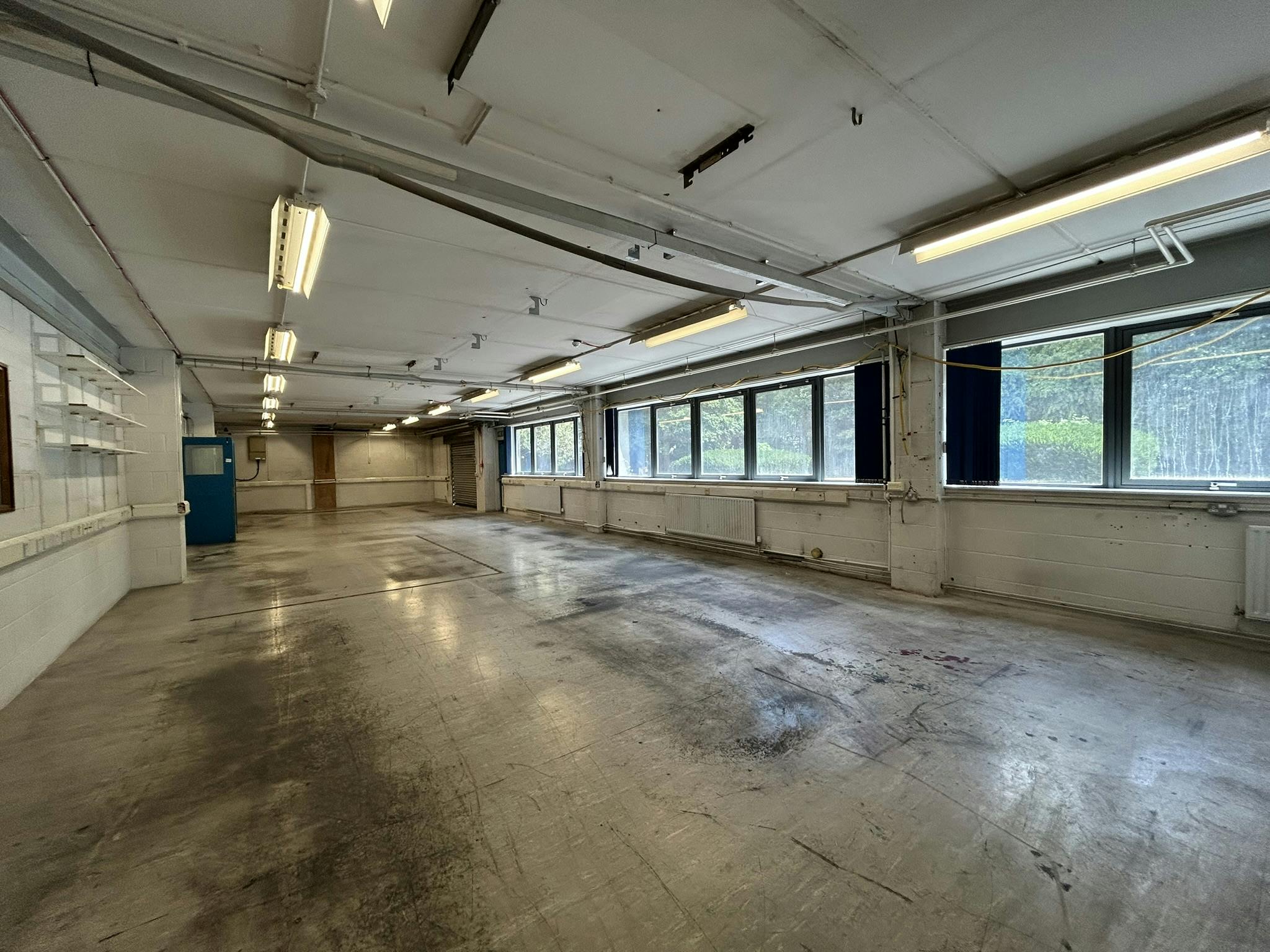 Unit R, Westmead Industrial Estate, Westmead Drive, Swindon, Industrial / Other For Sale - IMG_6125.JPEG