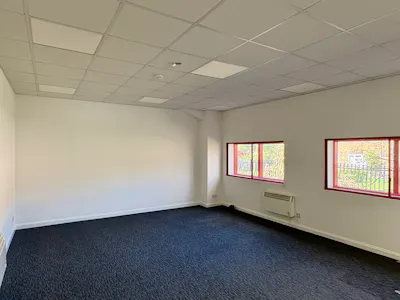 Unit 5, Inwood Business Centre, Hounslow, Industrial / Warehouse To Let - IMG_7833.JPEG