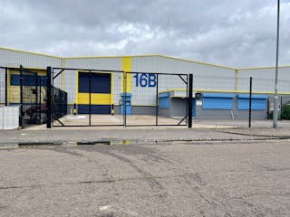 Unit 16B Cosgrove Way, Luton, Industrial To Let - 16B Cosgrove Way External