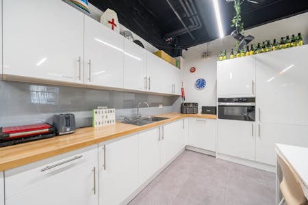 3 Bath Place, London, Office To Let - 1312191196859c9c0910c7.jpg