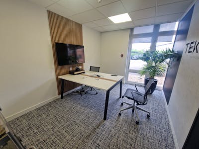 12 The Briars, Waterlooville, Business Park / Office To Let - 20250827_143850.jpg