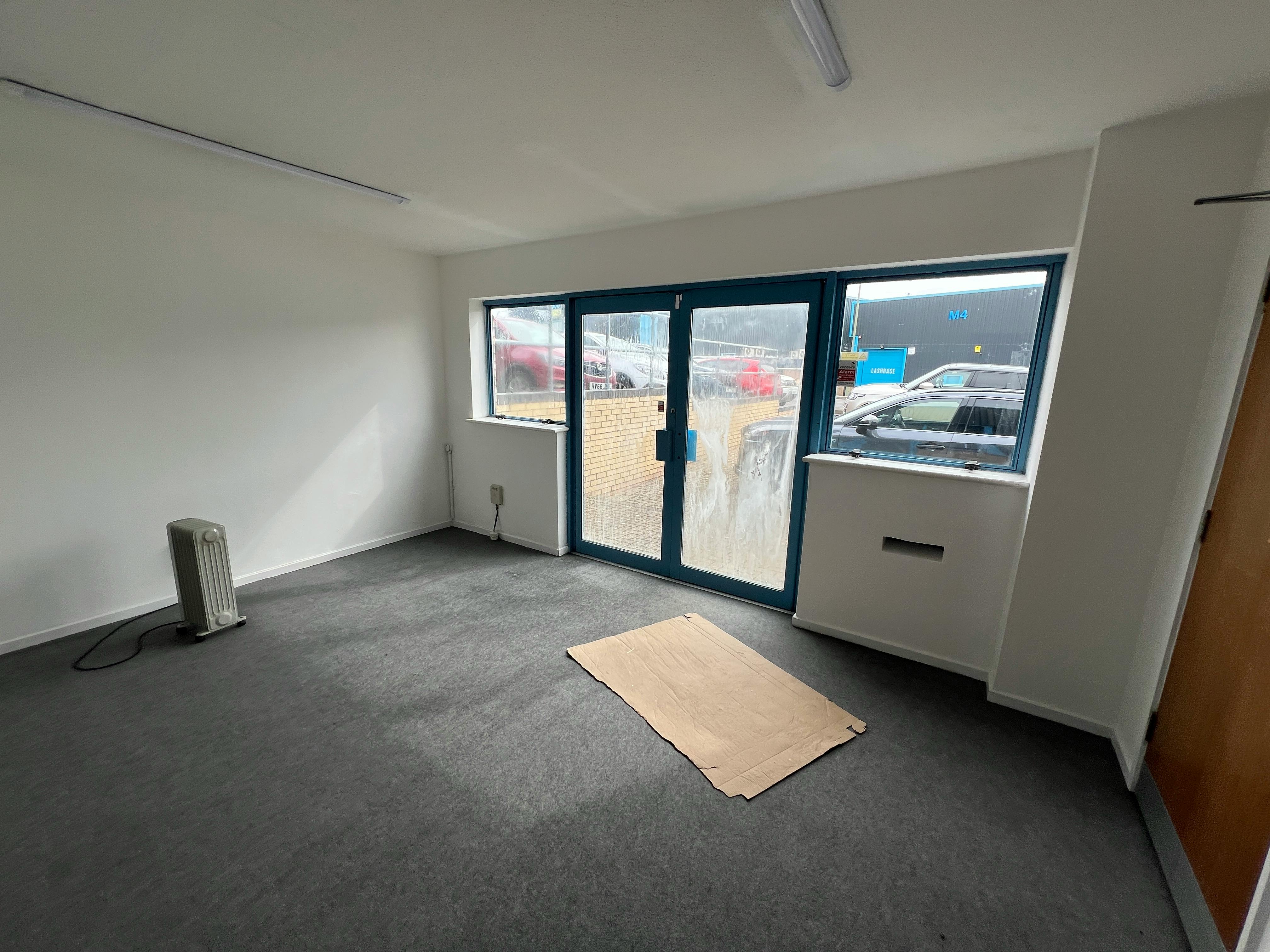 Industrial Unit in Waterlooville - photo 3