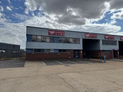 Unit 16, Trident Industrial Estate, Colnbrook, Industrial/Logistics / Industrial / Warehouse To Let - IMG_3450.JPG