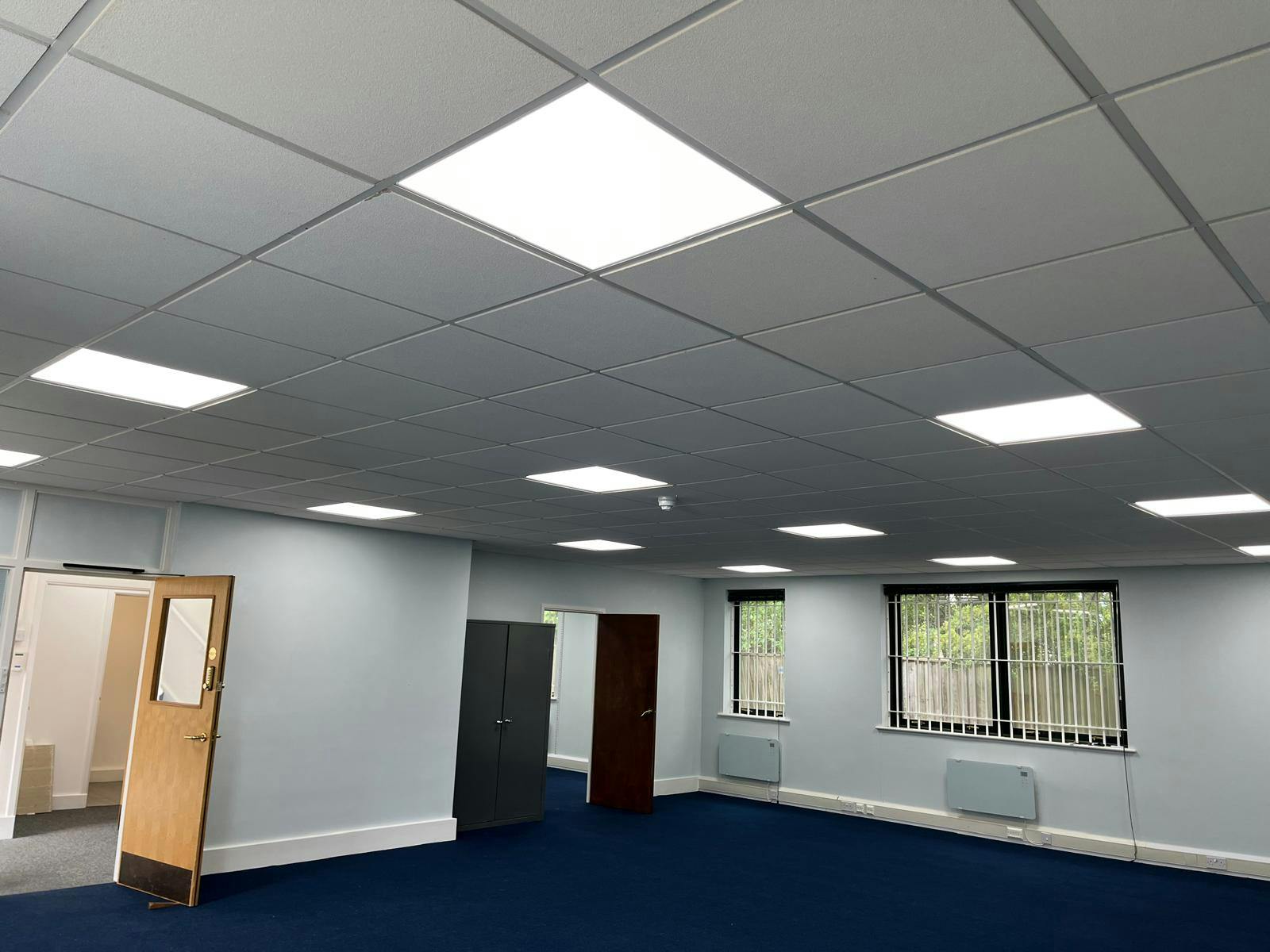 Office in Witney - photo 4