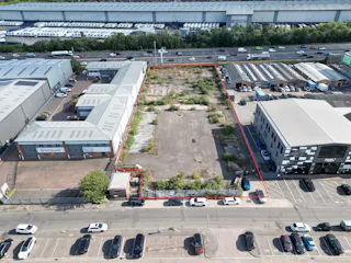 100 Brooker Road, Waltham Abbey To Let - Red line.jpg