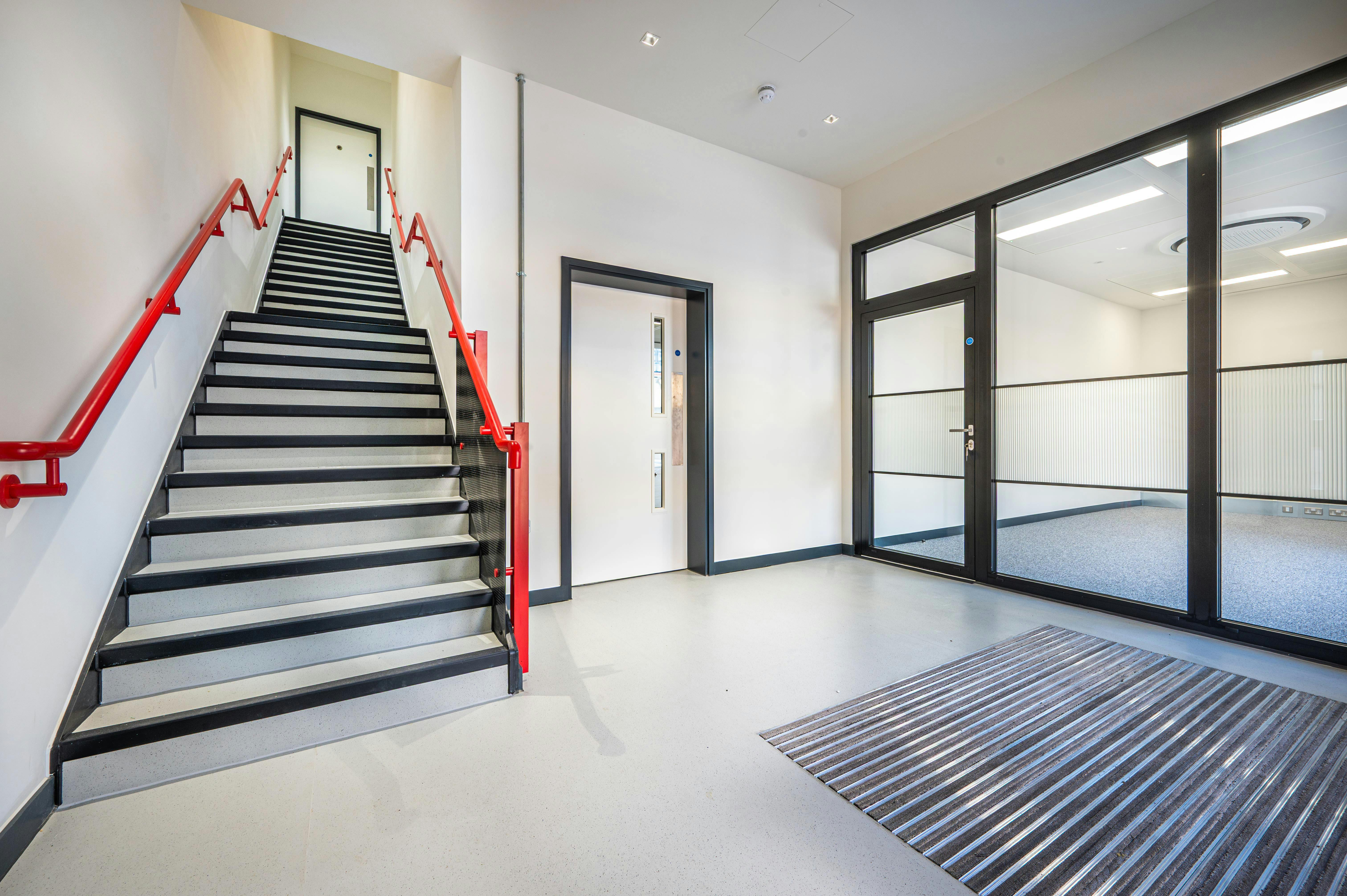 Unit D2 Heathrow West Business Park, Langley, Slough, Berkshire, Warehouse & Industrial To Let - DCL_HEATHROW WEST LANGLEY BERKS_030.jpg
