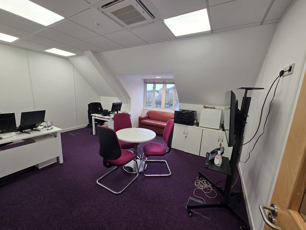 Suite 4 - Burgundy Court - WhatsApp Image 2026-03-17 at 16.29.27.jpeg