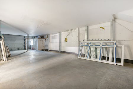 Showroom / Warehouse unit, 4-12 Kempson Close, Aylesbury, E (Commercial / Business / Service) / Industrial / Retail To Let - 101955_4-12-Kempson-Close-Gatehouse-Way (32).jpg