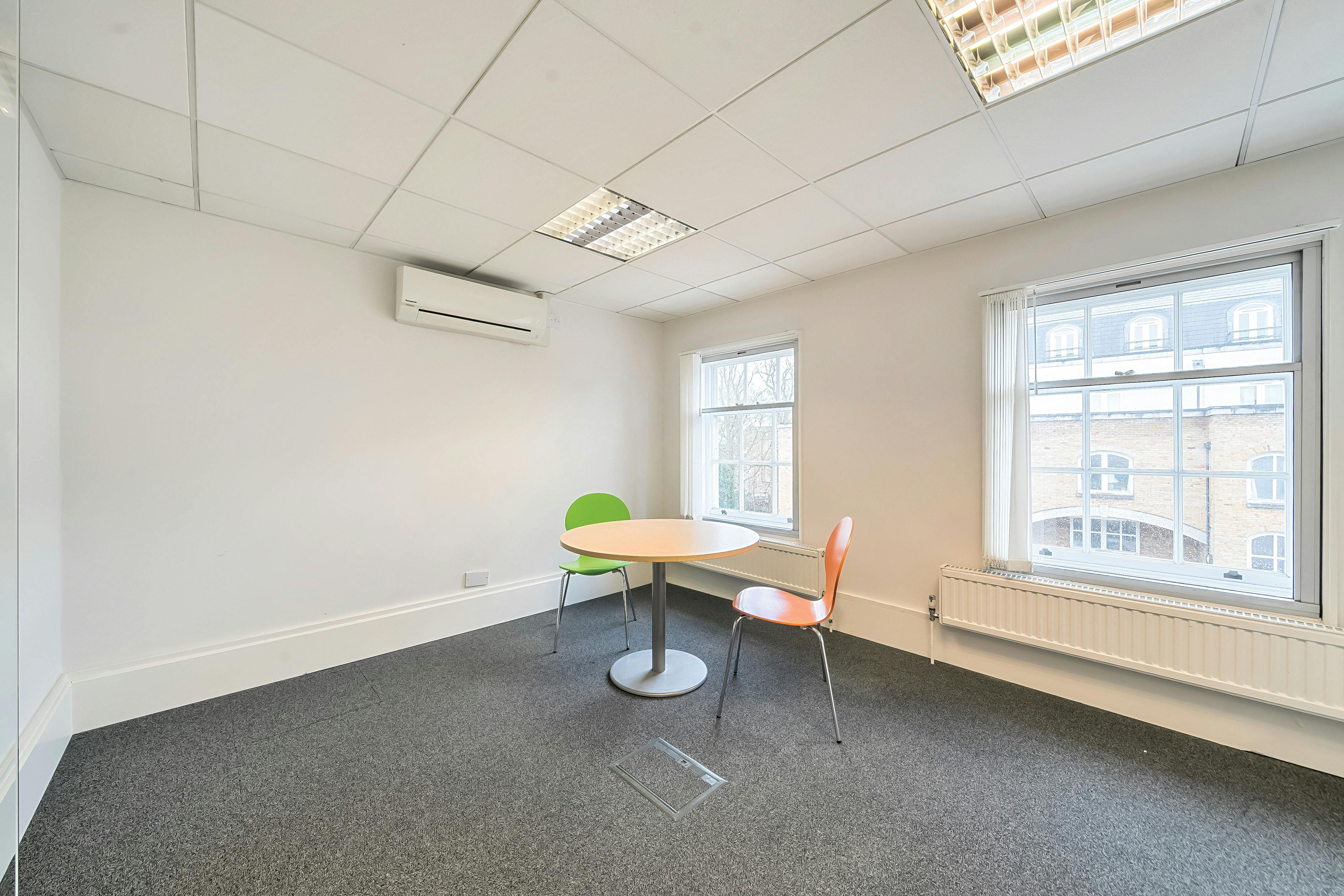 33 Clarence Street, Staines-upon-Thames, Investment / Office For Sale - 1251771 6.jpg