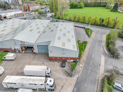 Unit 11 Fairway Trading Estate, Heathrow, Industrial/Logistics / Industrial / Warehouse To Let - FF21360_2026-04-13_FF21360_2026-04-10_DJI_20260410112423_0019_V.jpg