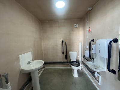 Unit 6, Lincoln, Light Industrial To Let - IMG_5449.jpg