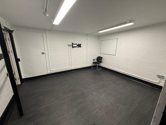 259 London Road, Benfleet, Office / Retail To Let - WhatsApp Image 2026-01-26 at 15.59.40 (2).jpeg