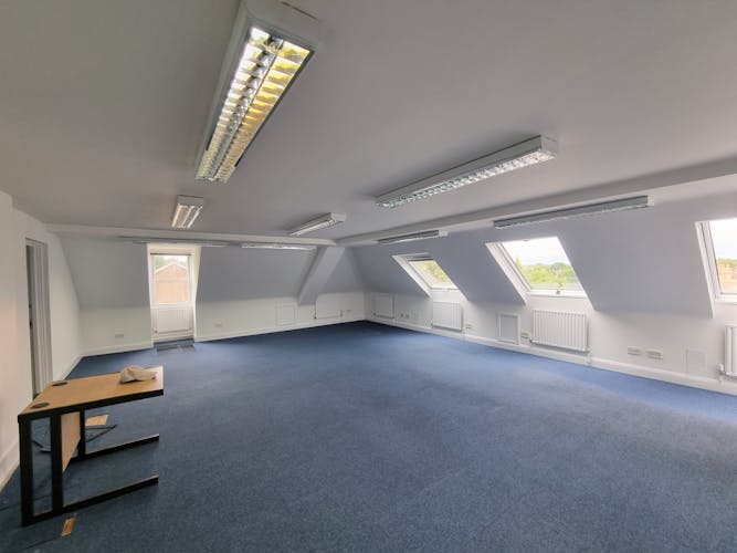 Milnwood, North Parade, Horsham, E and service