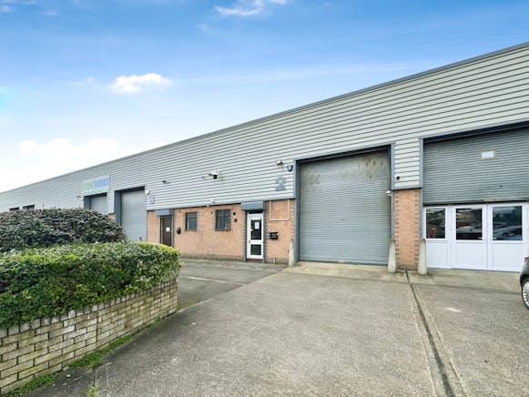 2 Parkside Centre, Southend-on-Sea To Let - IMG_2718.JPEG