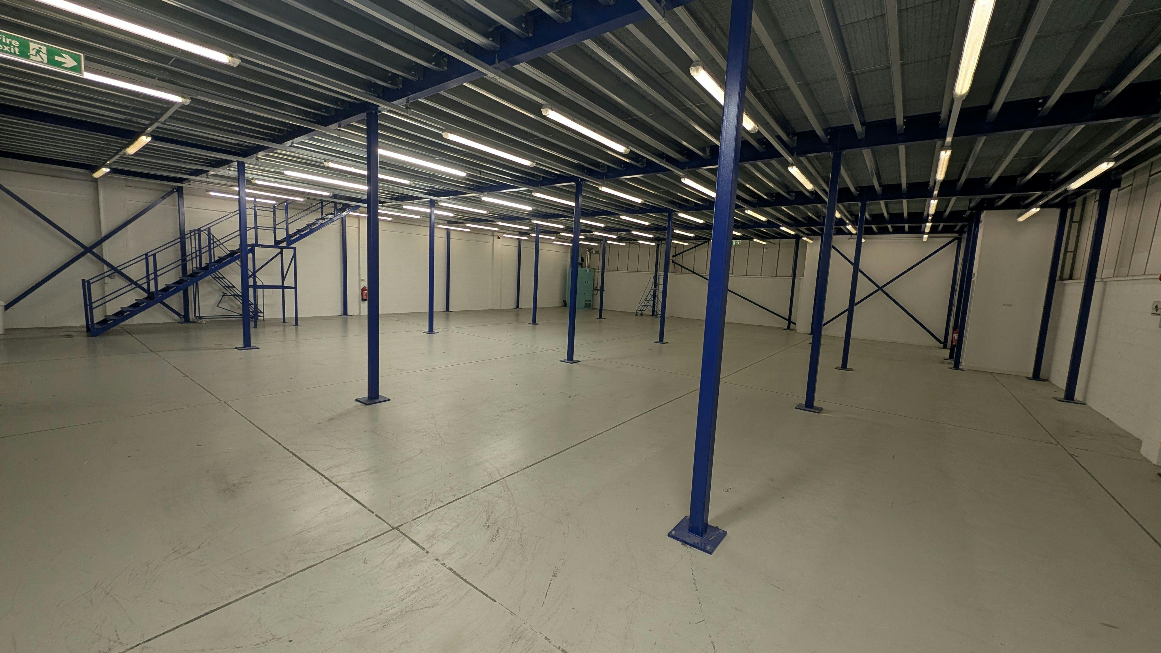 Industrial Unit in Southampton - photo 2