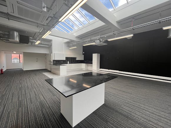 11 Bull Lane, High Wycombe, Offices To Let - WhatsApp Image 20250626 at 131859_c5db3e26.jpg