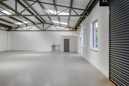 Units 2-4 The Point, Aylesbury, Industrial To Let - 112373_Unit 4 The Point (10).jpg