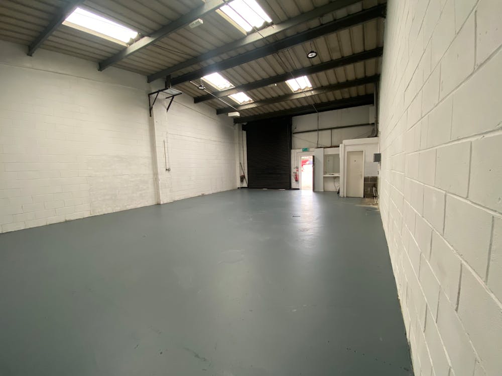 Unit 11 Castleton Close, Leeds, Industrial/Logistics To Let - IMG_1981.jpg