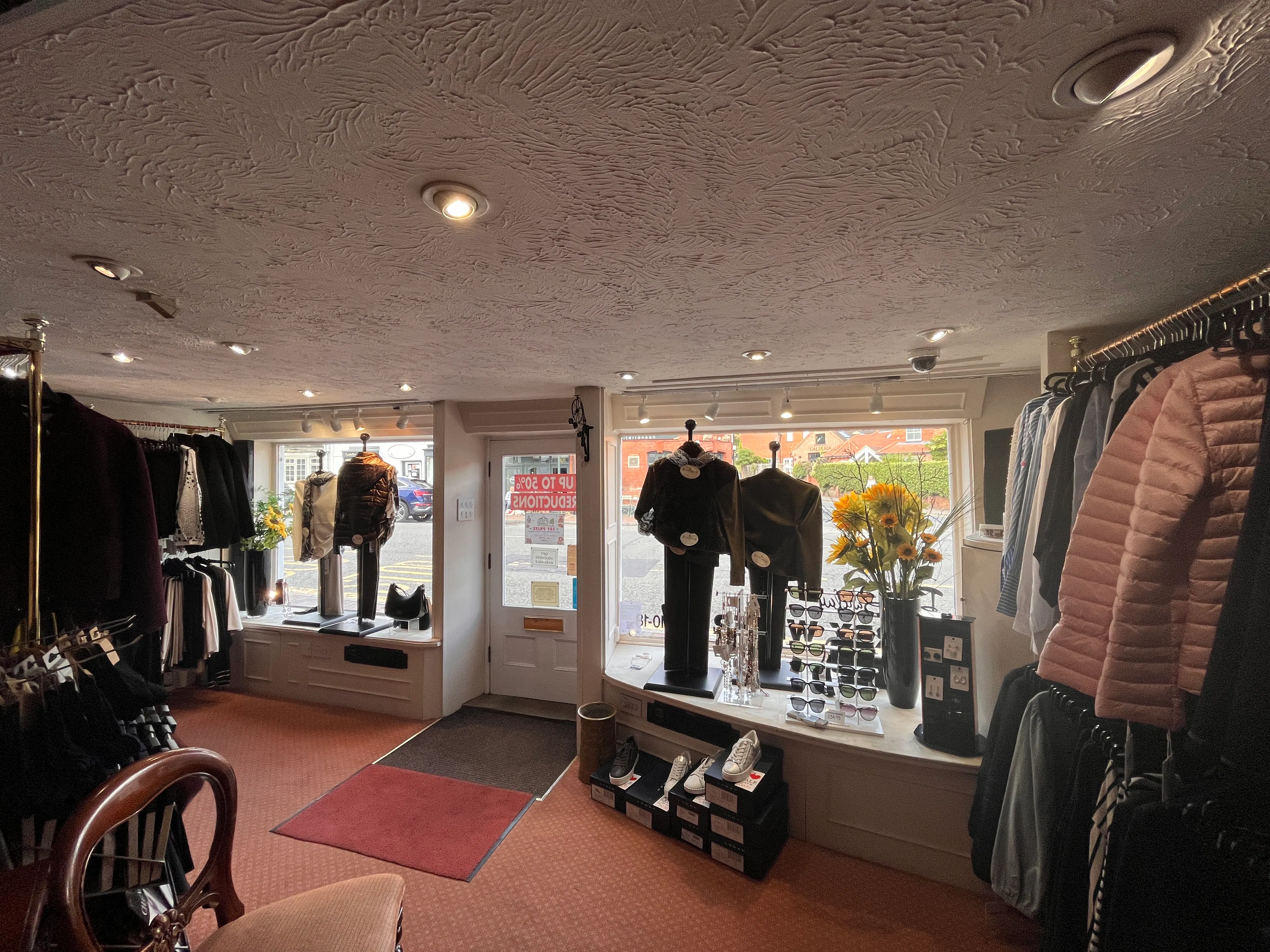 Bucks House, Chalfont St. Giles, Offices / Retail For Sale - 20260909_094519847_iOS.jpg