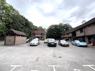 4 Kings Court, Horsham, Office To Let - IMG_2638.jpg