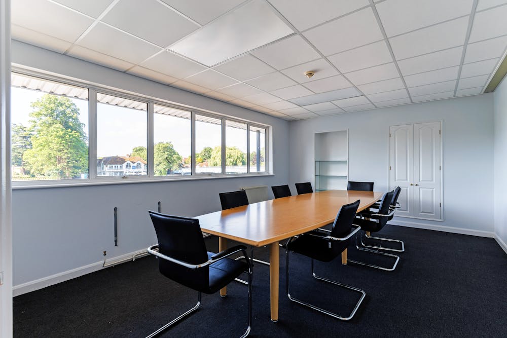 DB Marine Building, Ferry Lane - 95149_D B Marine Cookham Bridge 14.jpg