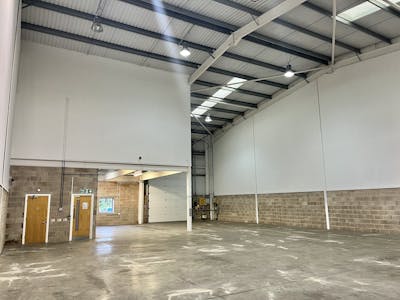 6 Langley Park, Langley, Warehouse To Let - IMG_0369.jpg