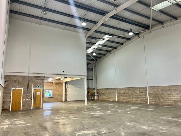 6 Langley Park, Langley, Industrial To Let - IMG_0369.jpg