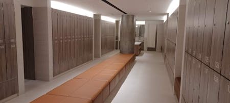 2 Gresham Street, London, Office Lease Assignment - changing room.jpg