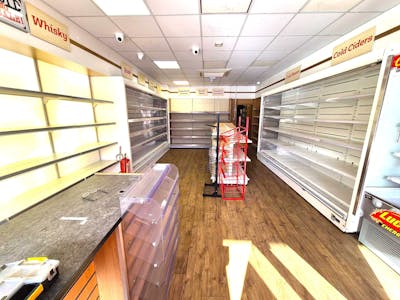 7 The Hollins, Stockport, Retail To Let - 20250226_134717.jpg