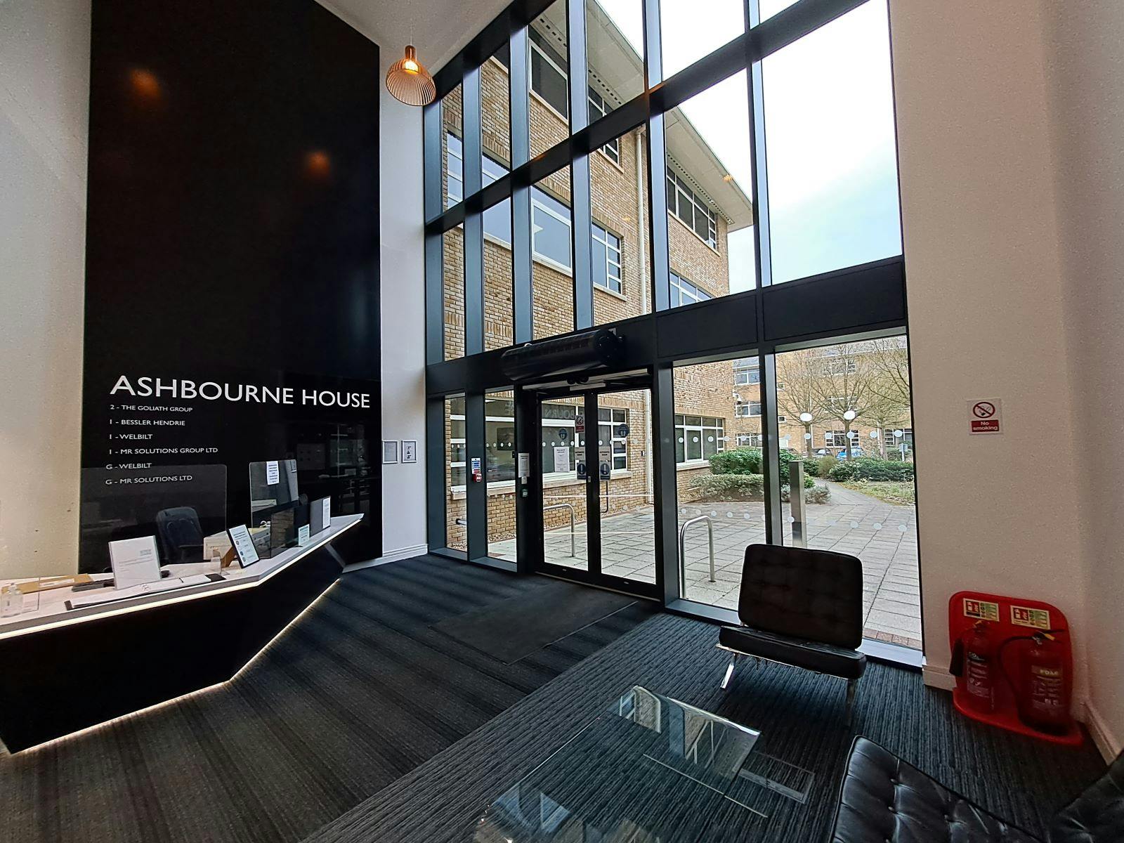 Office in Surbiton - photo 4