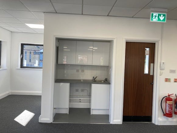 9 Minster Court, Camberley, Offices To Let - kitchen.jpg