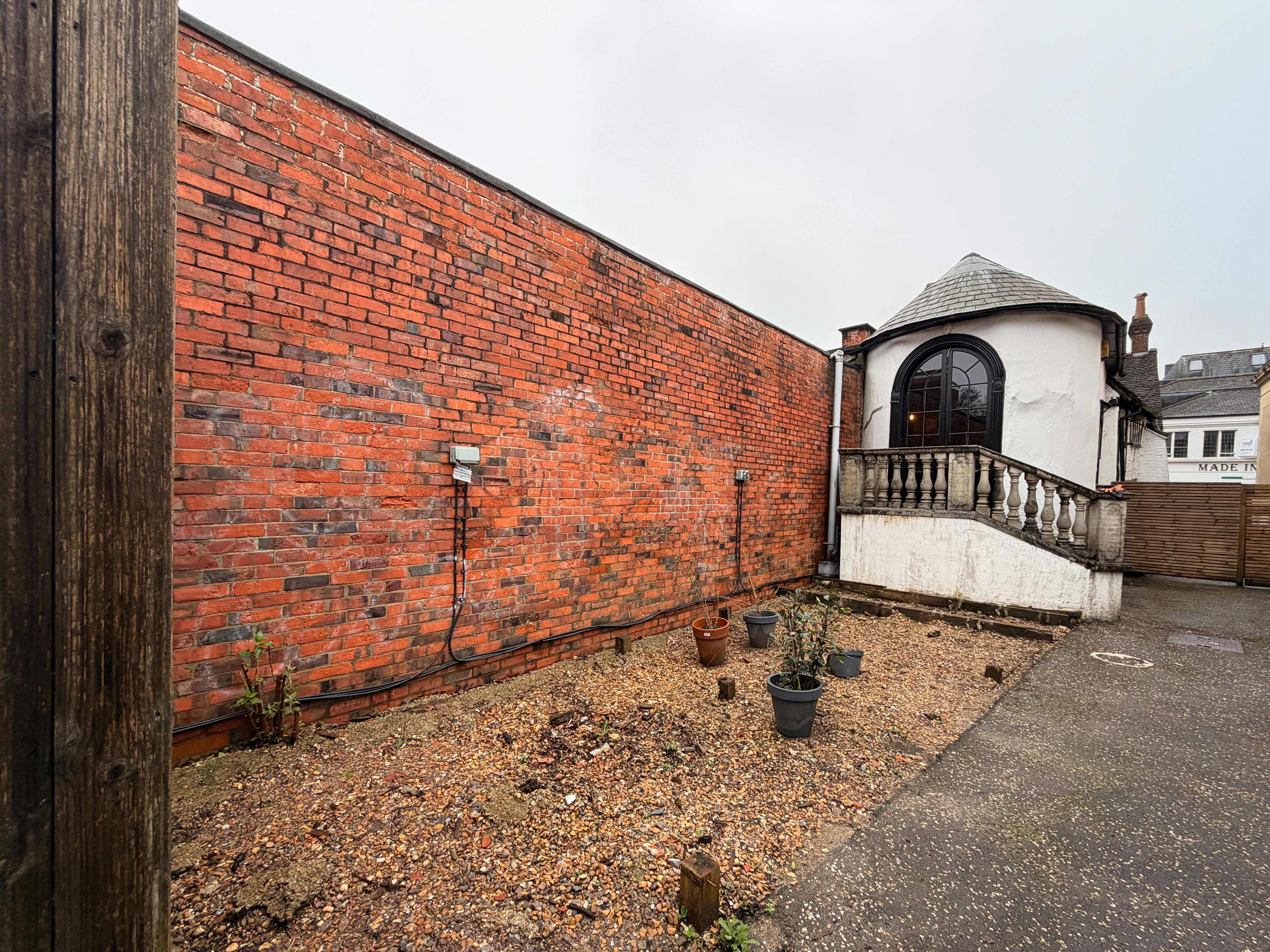 6 High Street, Petersfield, Retail To Let - IMG_2782.jpg