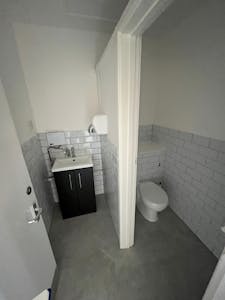 Unit 5, Bristol, Industrial To Let - Toilet 1.jpg