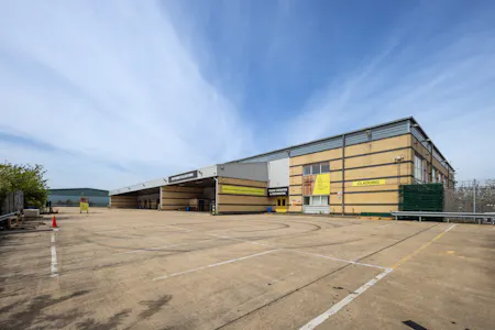 Unit 5, Hertsmere Industrial Estate, Borehamwood, Distribution Warehouse / Industrial / Warehouse Lease Assignment - AL Borehamwood 11.jpg