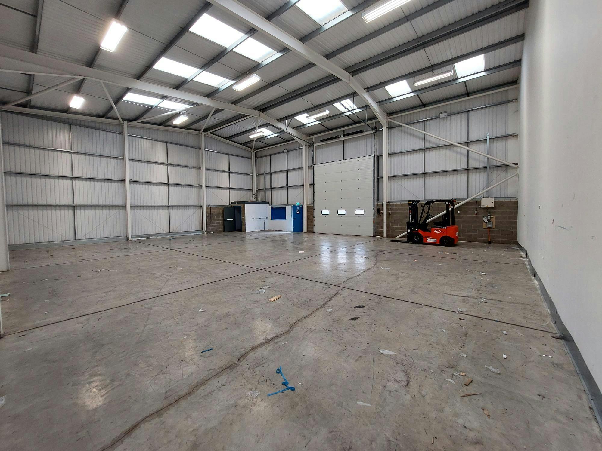 Industrial Unit in Worksop - photo 2