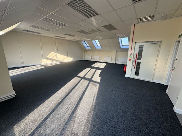 Units 3 & 4, Rumsey House, Locks Hill, Rochford, Office To Let - IMG20250408WA0015.jpg