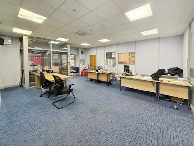 14 Braiswick Place, Basildon, Industrial To Let - 641a4edfIMG20251104WA0028.jpg