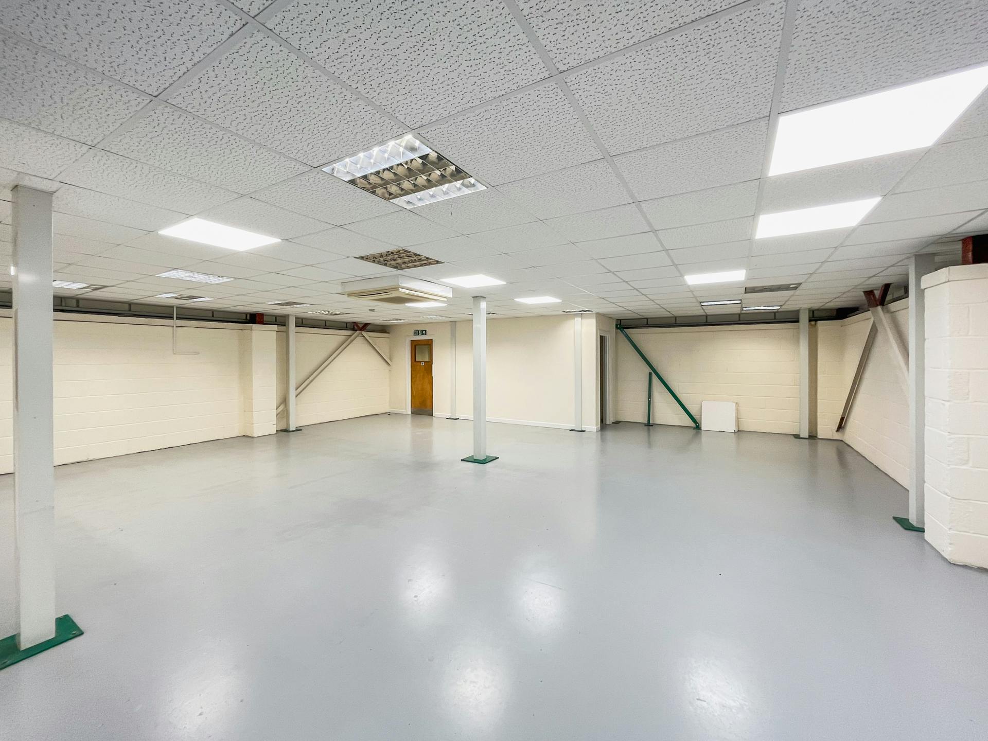 Industrial Unit in Verwood - photo 2